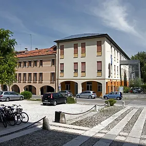 rezervați aici